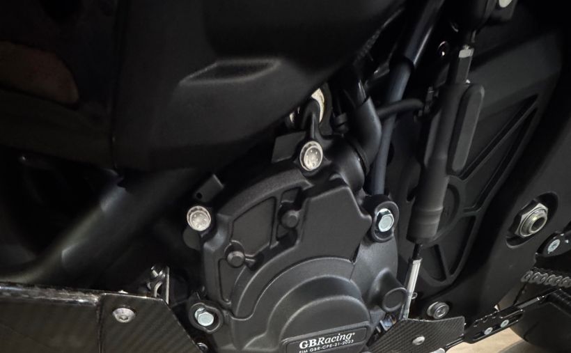 YAMAHA YZF 1000 R1 M 10