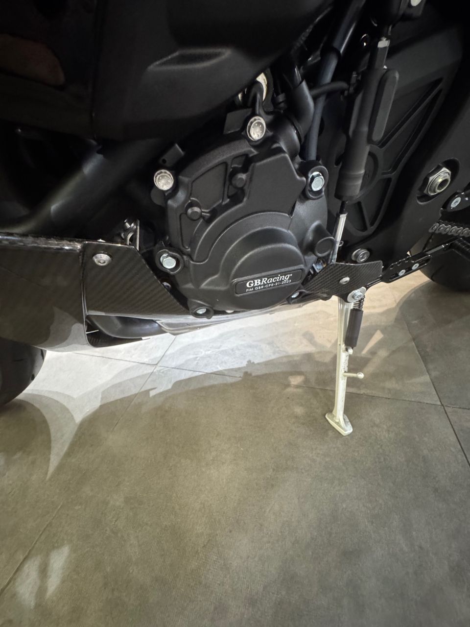 YAMAHA YZF 1000 R1 M 10