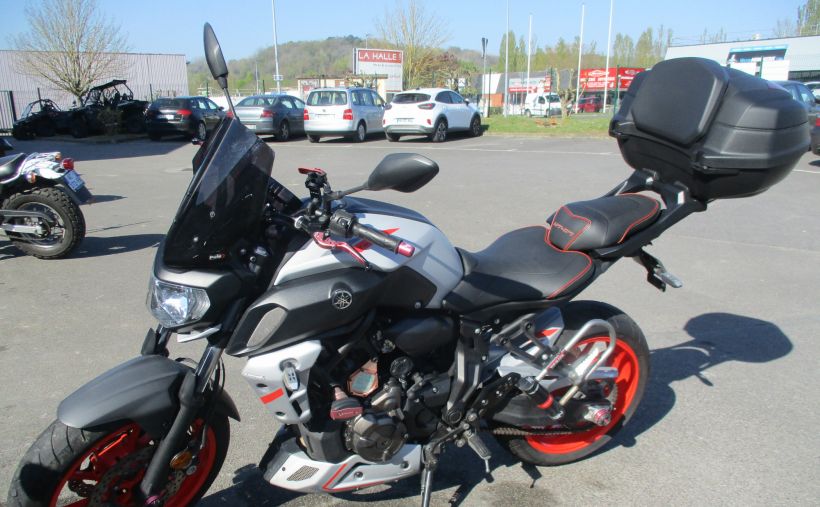 YAMAHA MT-07 1