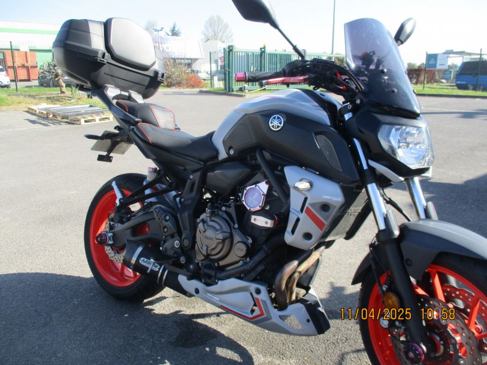 YAMAHA MT-07 30