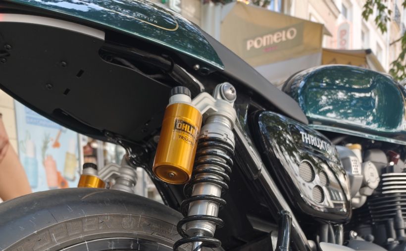 TRIUMPH THRUXTON 1200 2