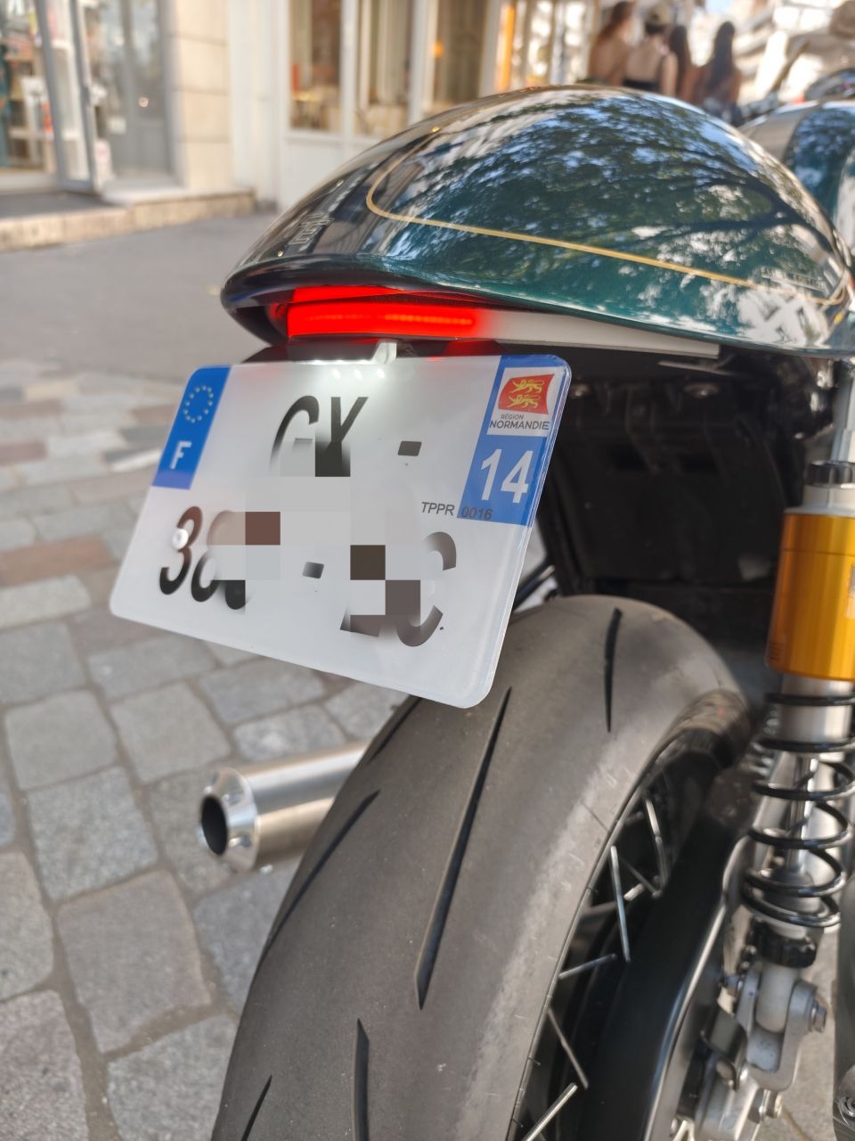 TRIUMPH THRUXTON 1200 3