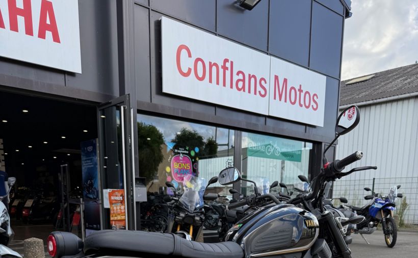 YAMAHA XSR 125 Legacy 1