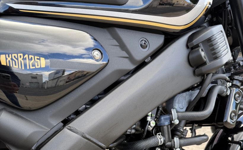 YAMAHA XSR 125 Legacy 5
