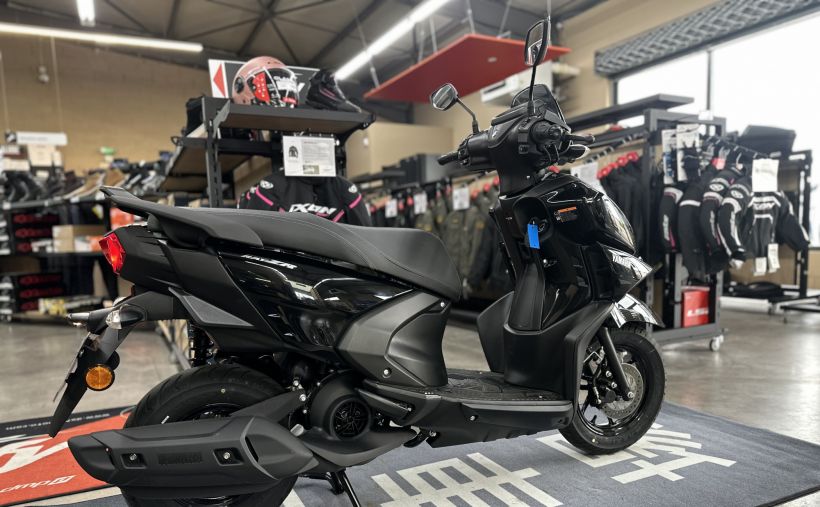 YAMAHA RayZR 125 4