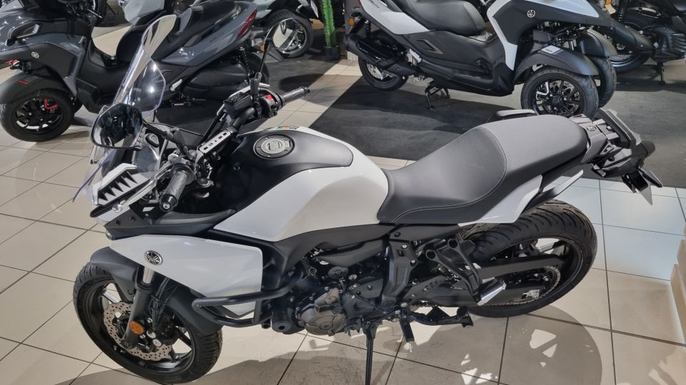 YAMAHA TRACER 7 5