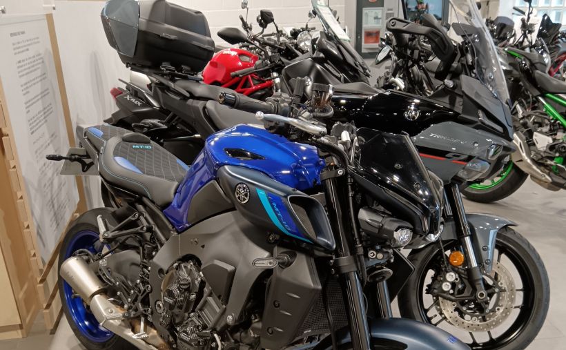 YAMAHA MT-10 0