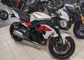 TRIUMPH STREET TRIPLE 675 R - 2014