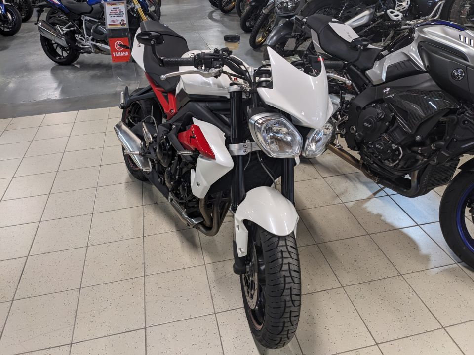 TRIUMPH STREET TRIPLE 675 R 60