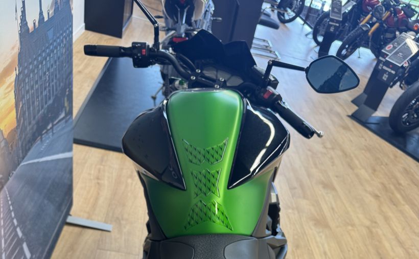 KAWASAKI Z 800 8