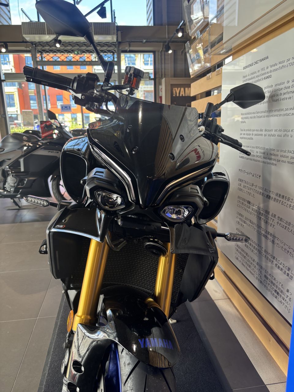 YAMAHA MT-10 SP 3
