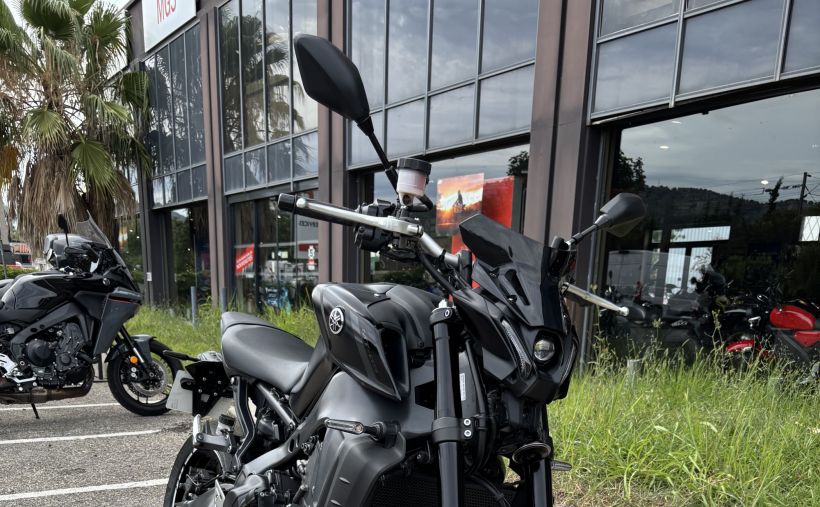 YAMAHA MT-09 1