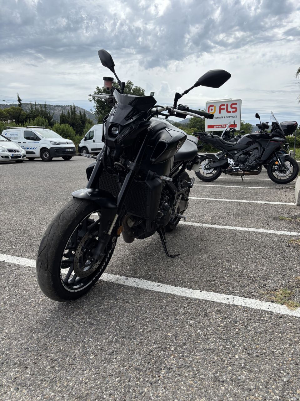 YAMAHA MT-09 2