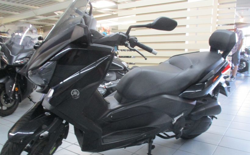 YAMAHA XMAX 125 1