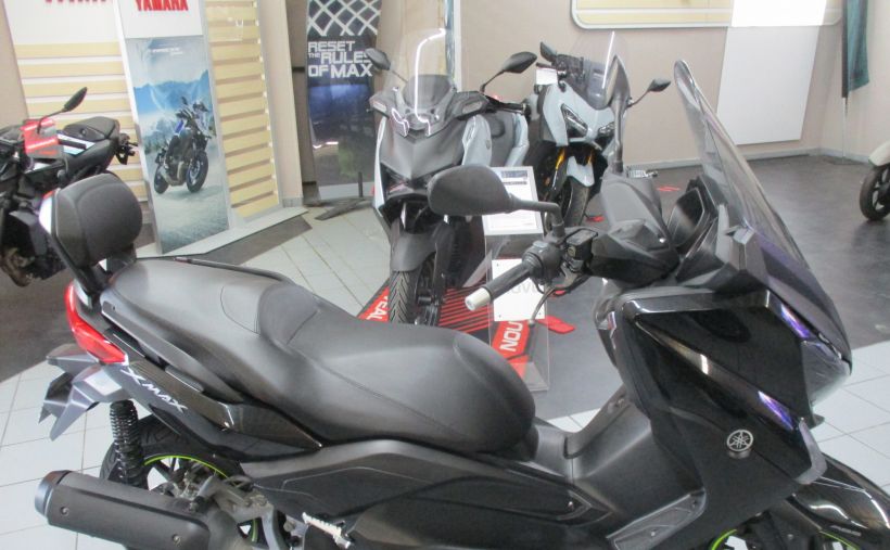 YAMAHA XMAX 125 4