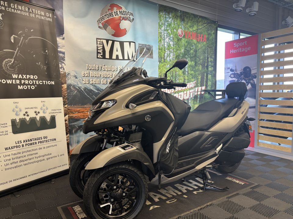 YAMAHA TRICITY 300 6