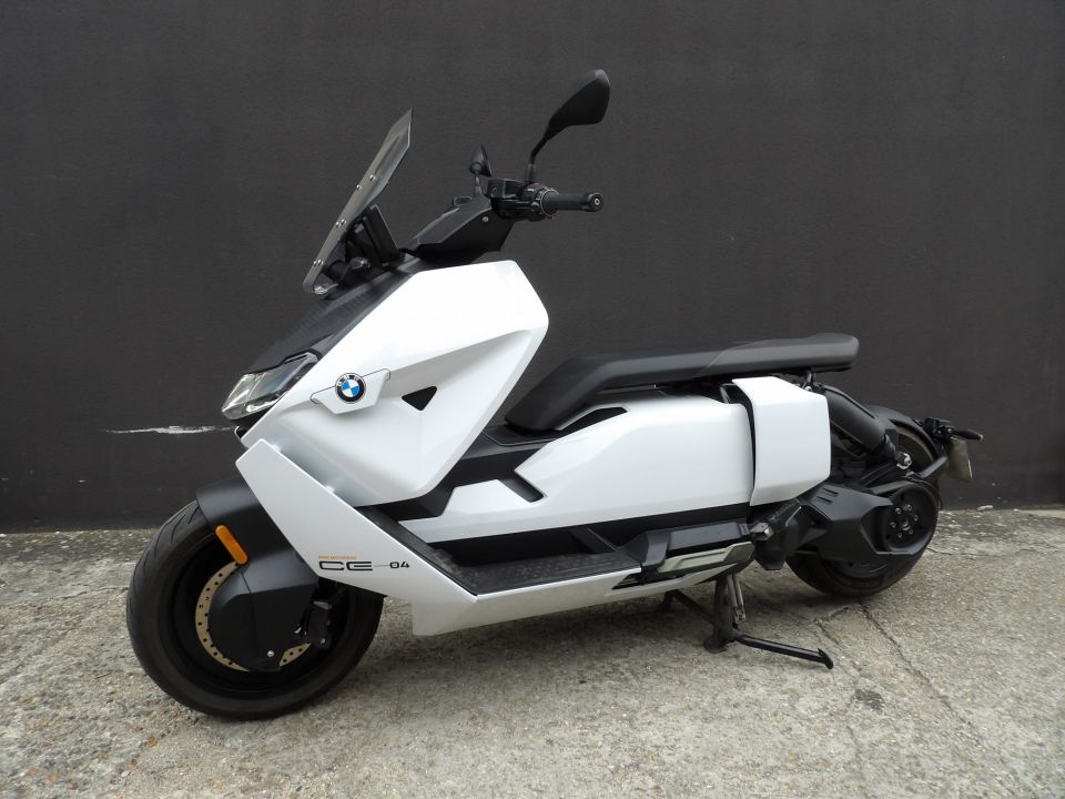 BMW CE 04 4