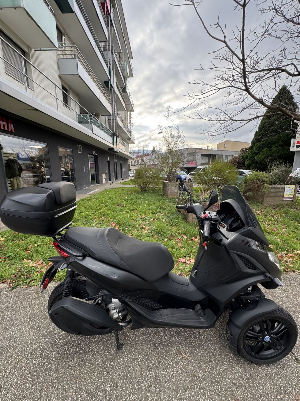 PIAGGIO MP3 300 HPE ABS ASR 1