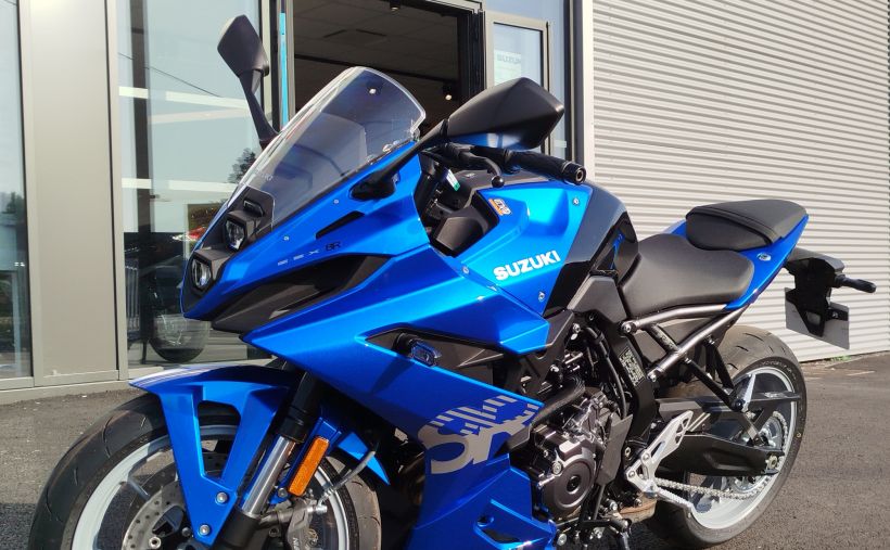 SUZUKI GSX-8R 6