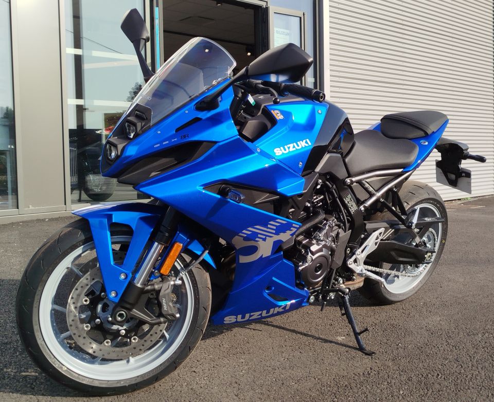 SUZUKI GSX-8R 6