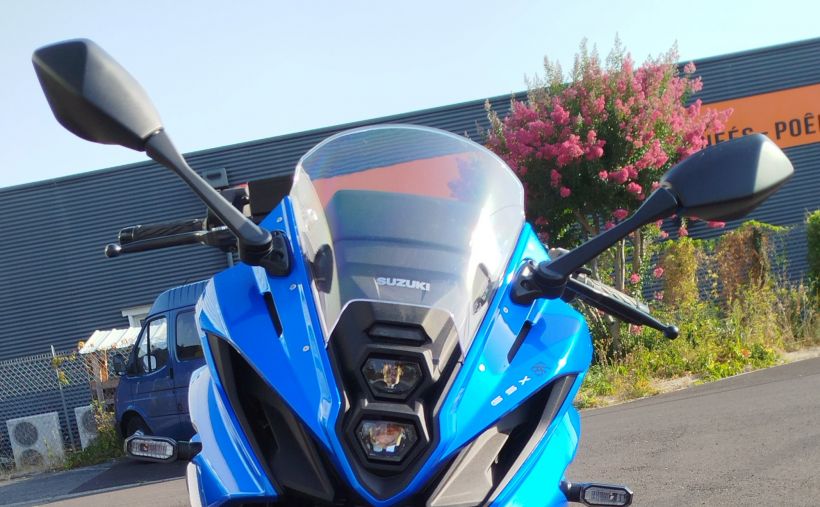 SUZUKI GSX-8R 12