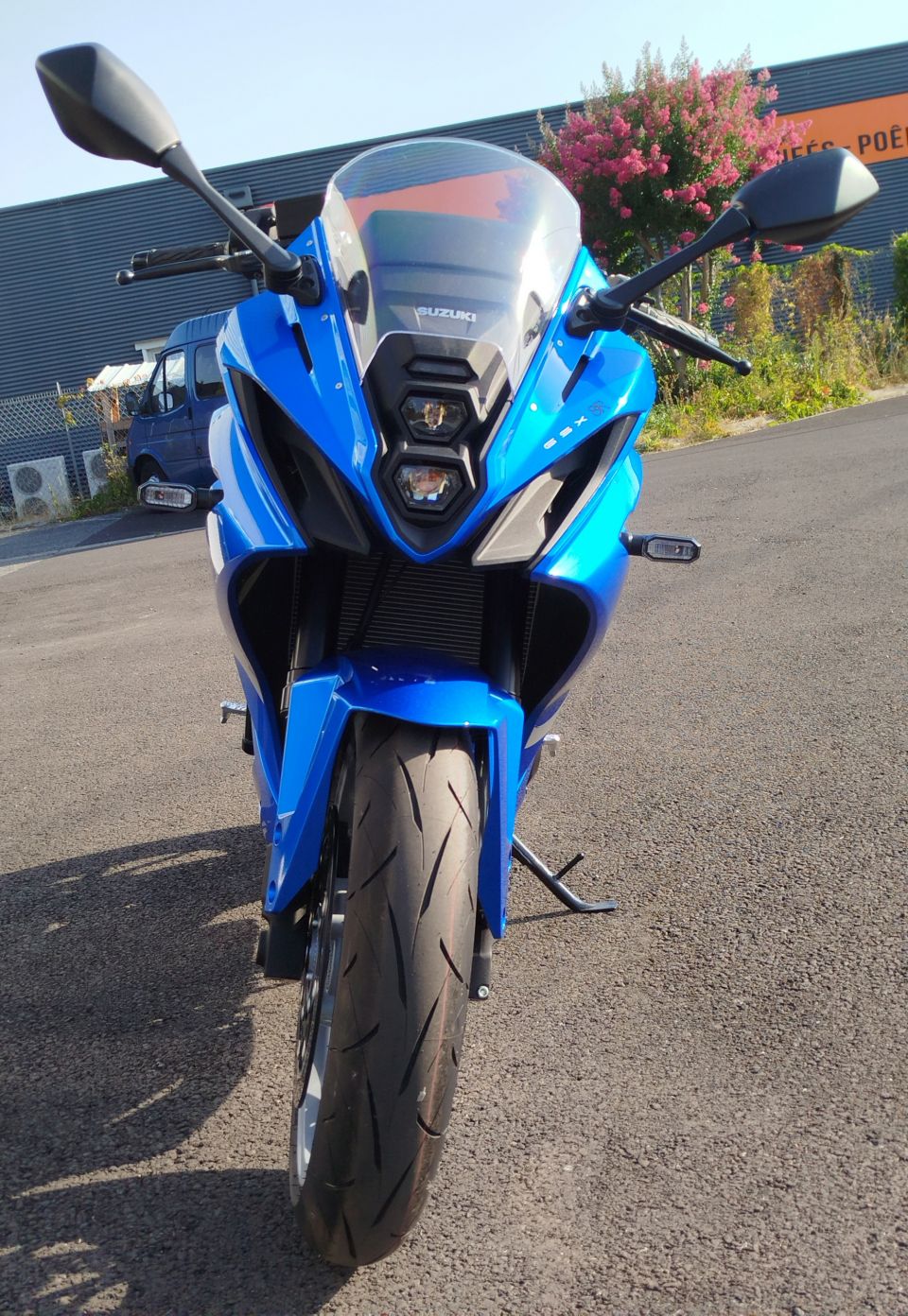 SUZUKI GSX-8R 12
