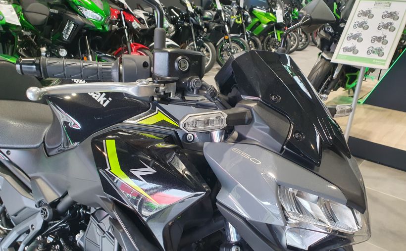 KAWASAKI Z 650 (47.5CV) 2