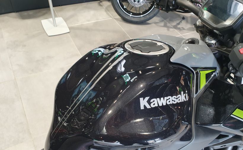 KAWASAKI Z 650 (47.5CV) 3
