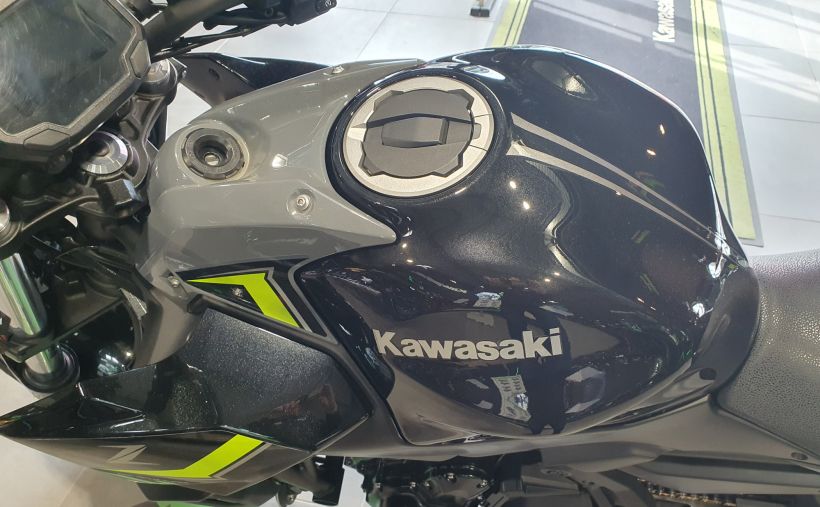KAWASAKI Z 650 (47.5CV) 4