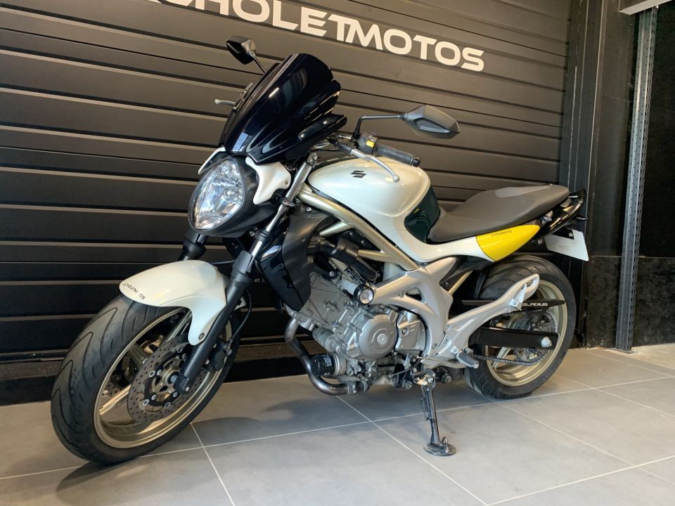 SUZUKI GLADIUS 650 16