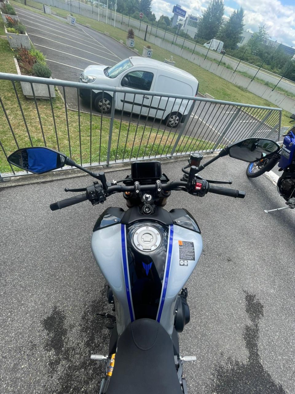YAMAHA MT-09 SP 3