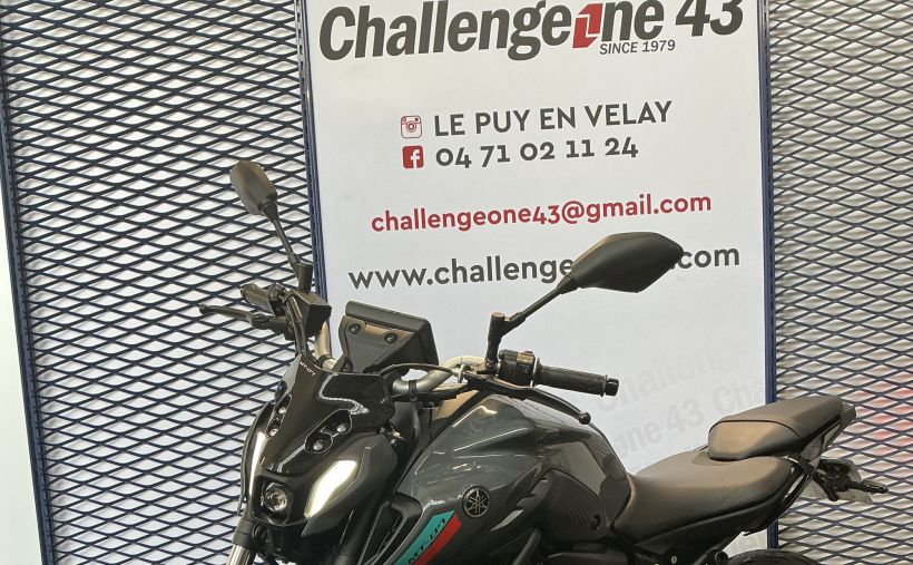YAMAHA MT-07 3