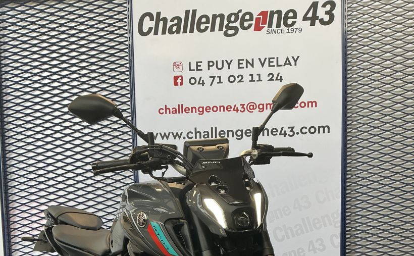YAMAHA MT-07 9