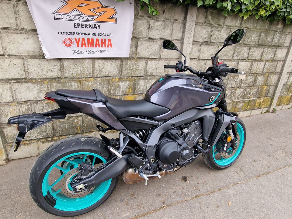 YAMAHA MT-09 Y-AMT 2024 2