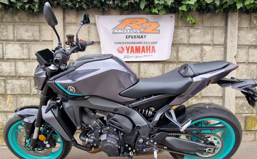 YAMAHA MT-09 Y-AMT 2024 3