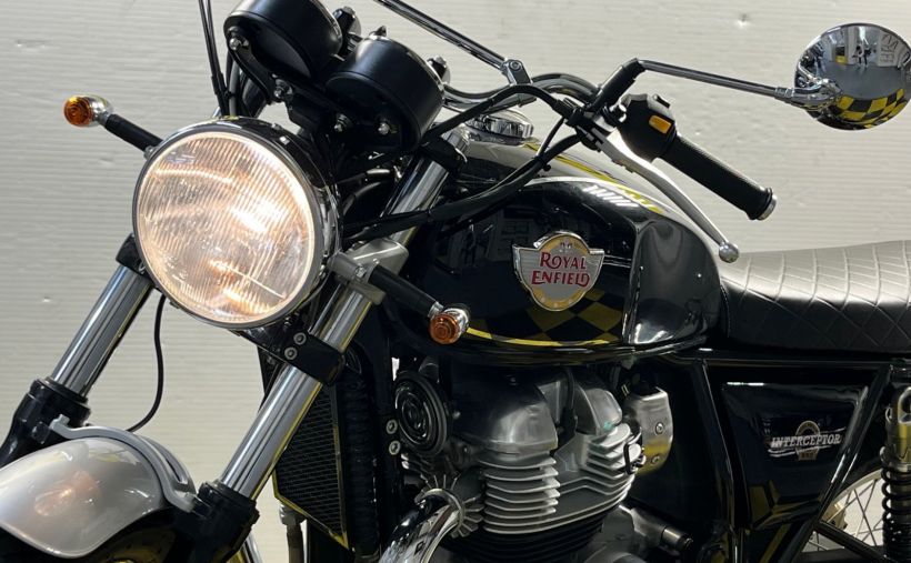 ROYAL ENFIELD INTERCEPTOR 30