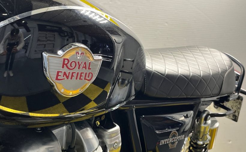 ROYAL ENFIELD INTERCEPTOR 24