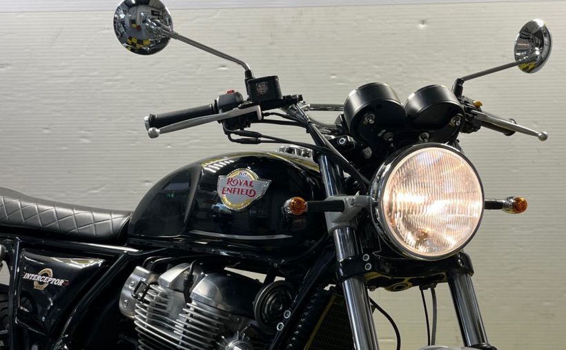 ROYAL ENFIELD INTERCEPTOR 12