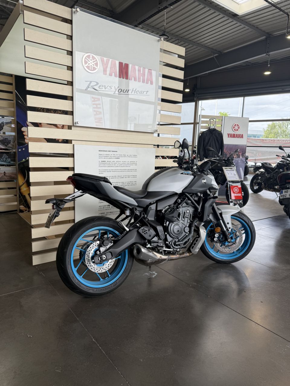 YAMAHA MT-07 Y-AMT 12