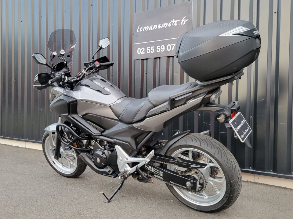 HONDA NC 750 X 10