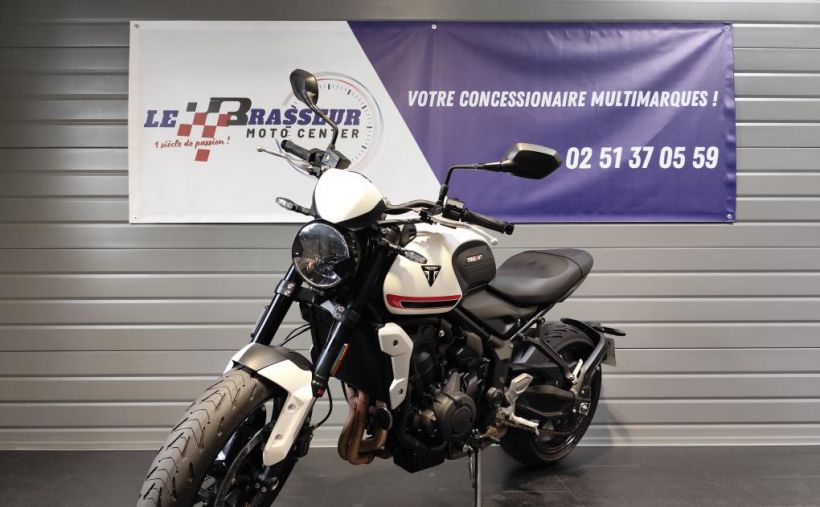 TRIUMPH TRIDENT 660 12