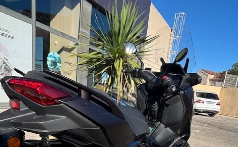 YAMAHA X-MAX 125 TECH MAX 1