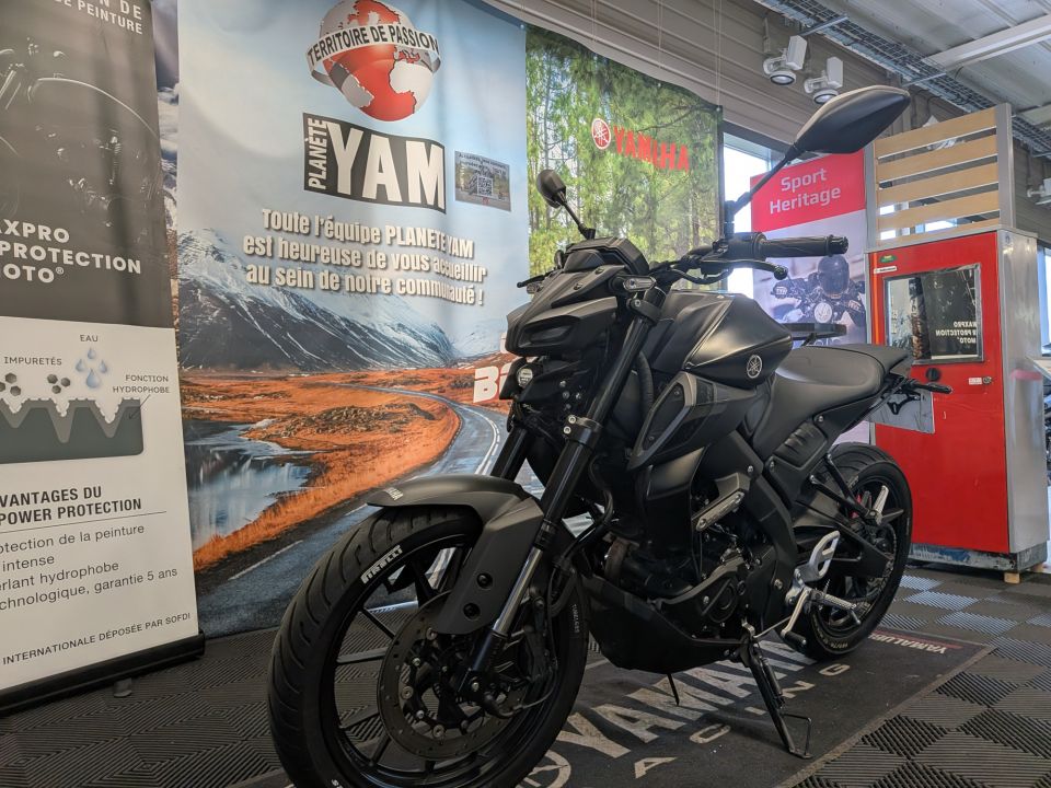 YAMAHA MT-125 ABS 6