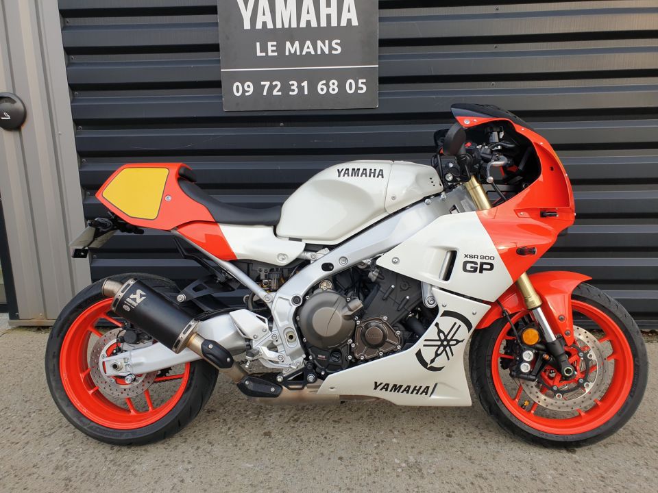 YAMAHA XSR 900 GP 0