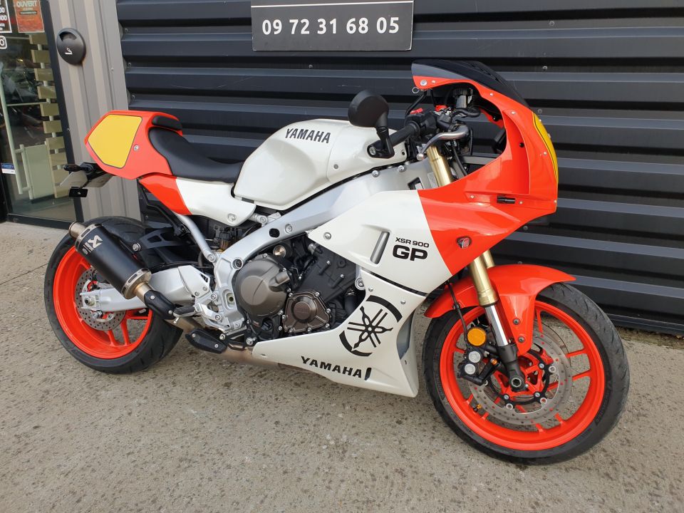 YAMAHA XSR 900 GP 5