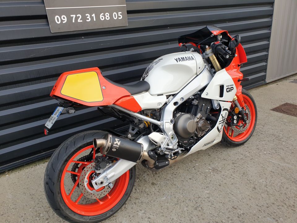 YAMAHA XSR 900 GP 10