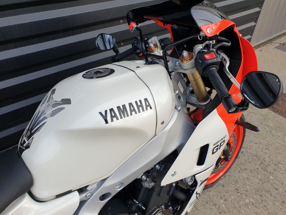 YAMAHA XSR 900 GP 15