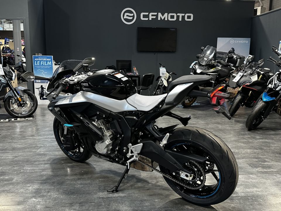 CF MOTO 675 SR-R 15
