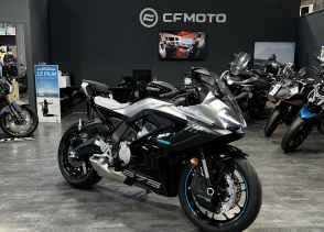 CF MOTO 675 SR-R - 2025