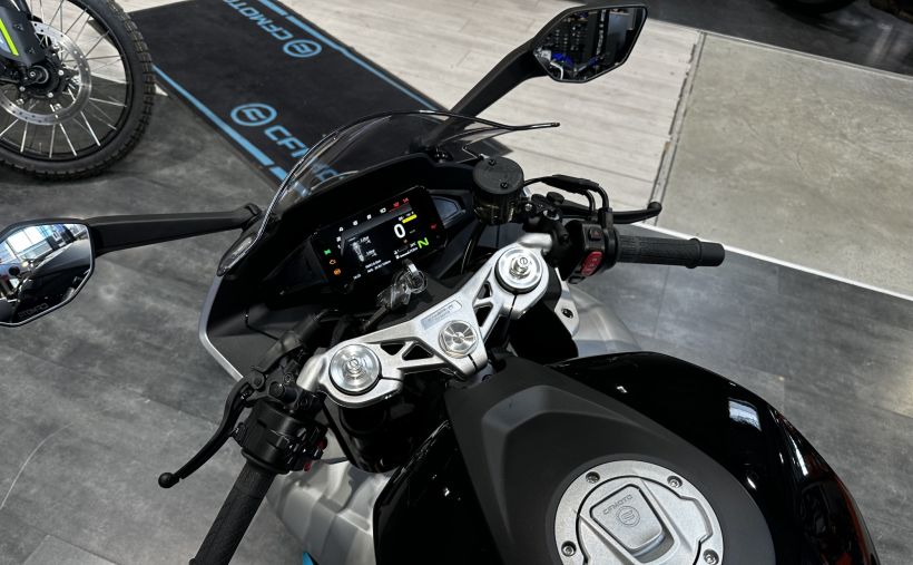 CF MOTO 675 SR-R 6